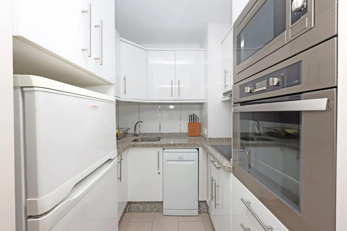 Venta de piso en Barrio Playa de la Fontanilla, Marbella
 photo 2