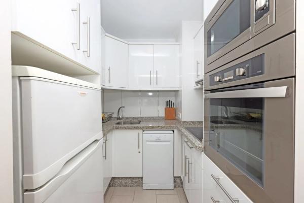 Venta de piso en Barrio Playa de la Fontanilla, Marbella
 photo 2