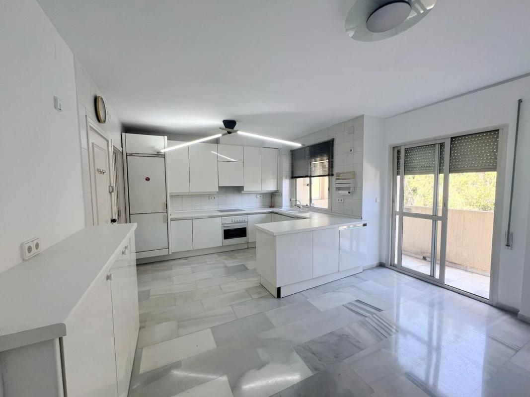 Sprzedaż mieszkania w Calle Jacinto Benavente, 17, Marbella
 photo 4