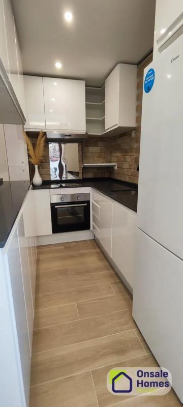 Venta de piso en Avenida José María Torres Murciano, Marbella
photo 2