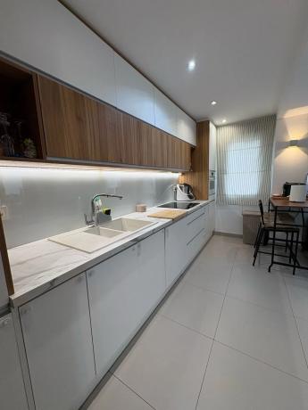 Piso en venta en Avenida Cánovas del Castillo, 35, Marbella
 photo 1