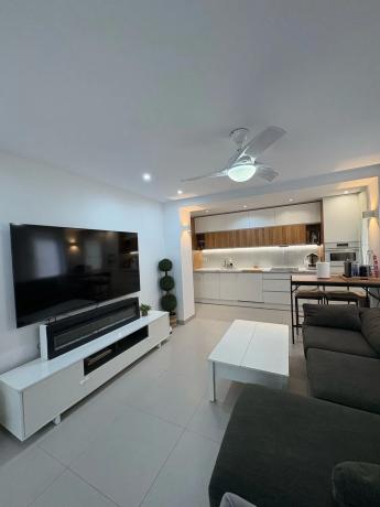 Piso en venta en Avenida Cánovas del Castillo, 35, Marbella
 photo 2