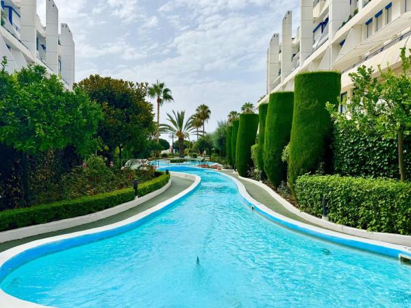 Duplex en venta en Calle de Ramón Gómez de la Serna, Marbella photo 1