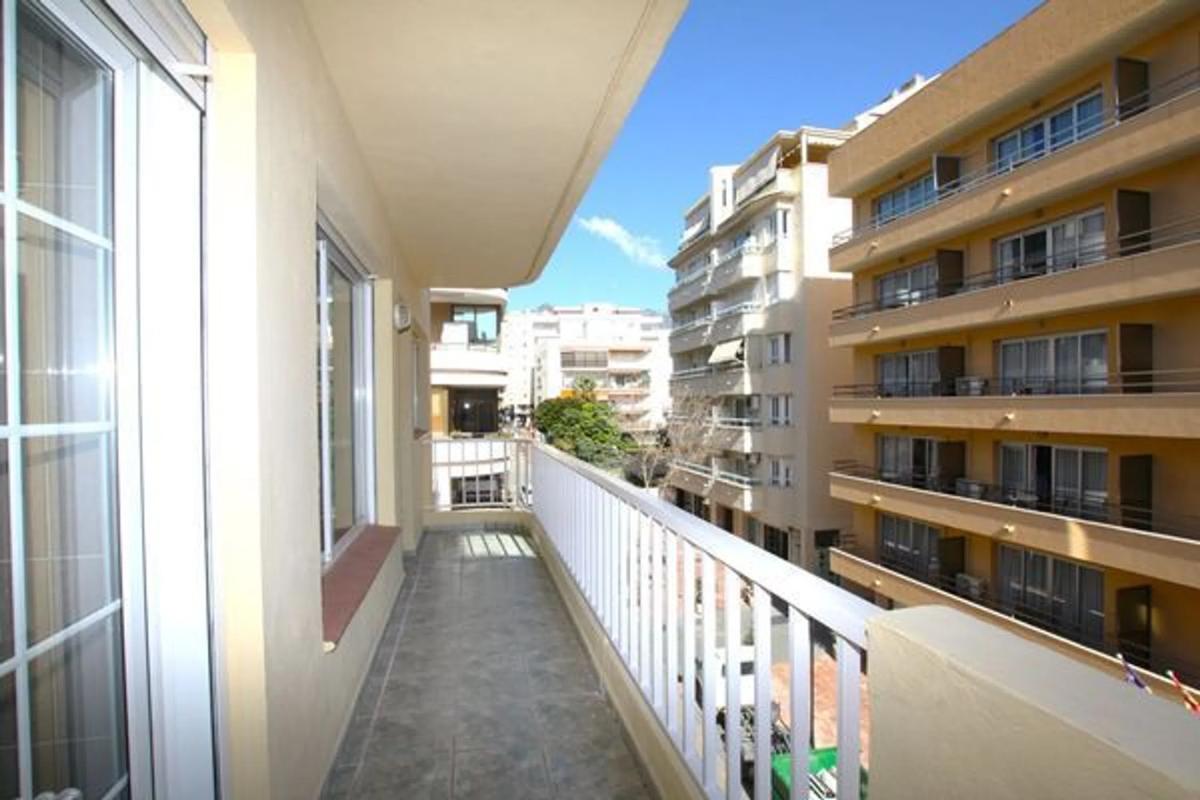 Sprzedaż poddasza w  Calle Virgen del Pilar, Marbella photo 2