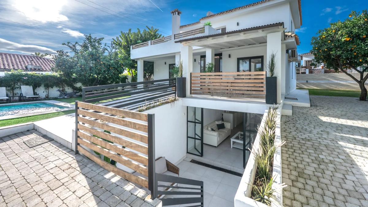 Sprzedaż niezależnego domku jednorodzinnego w Avenida de la Florida, Marbella photo 3