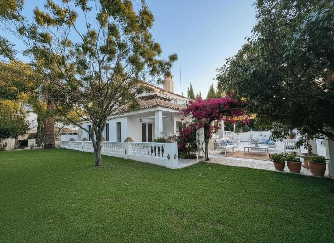 Продажа отдельного шале в  Barrio Huerta del Prado-La Montua, Марбелла photo 2