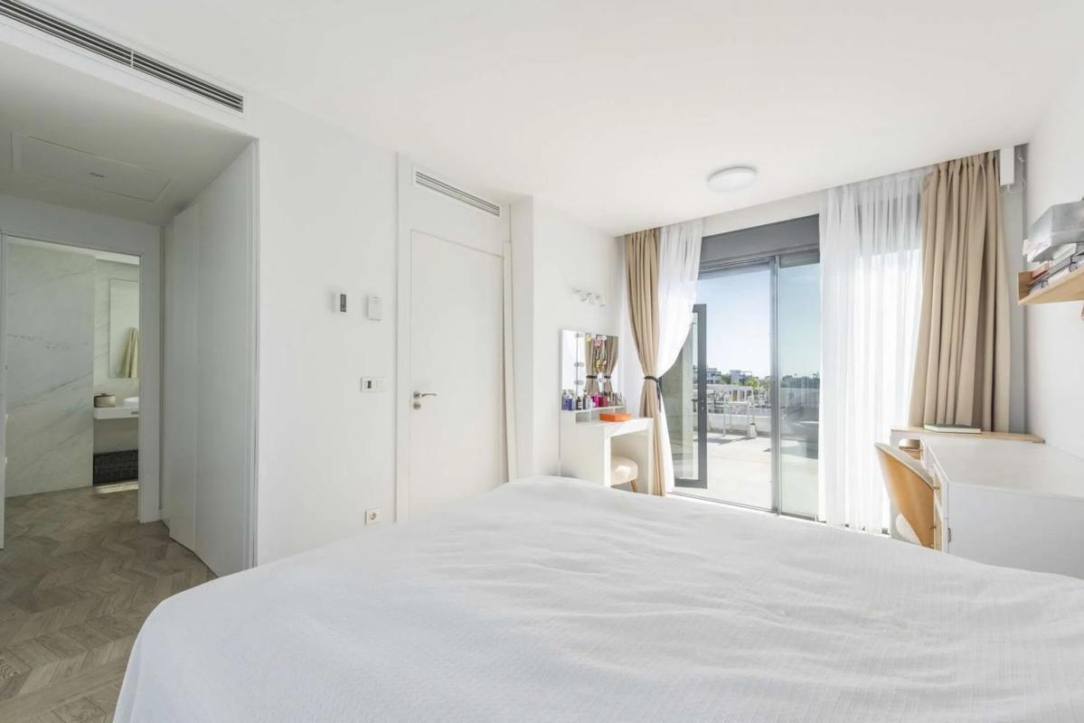 Properties for sale and rent in Spain photo 2