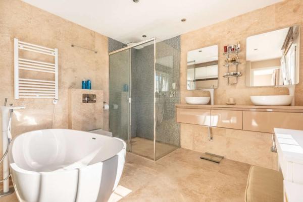 Chalet independiente en venta en Barrio Casco Antiguo, Marbella
 photo 4