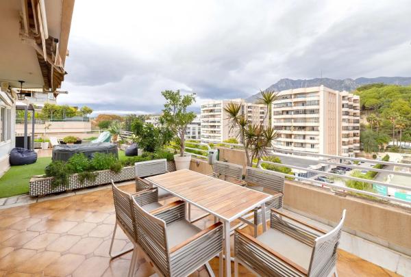 Sprzedaż mieszkania w Barrio Ricardo Soriano, Marbella
photo 1