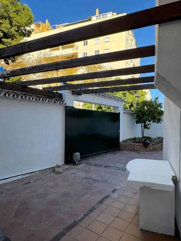 Venta de chalet adosado en Avenida las Palmeras, 17 , Marbella photo 5