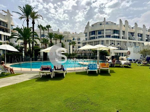 Mieszkanie na sprzedaż w  Calle de Ramón Gómez de la Serna, Marbella photo 1