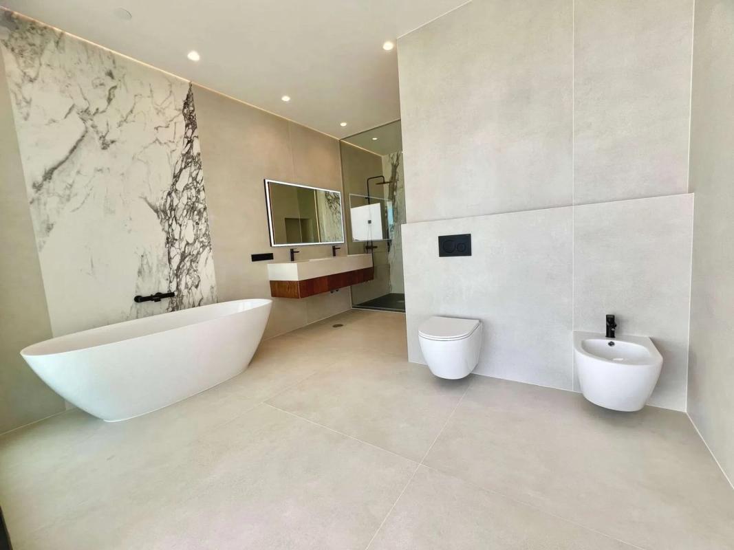 Sale of independent chalet in Barrio Miraflores, Marbella
photo 3