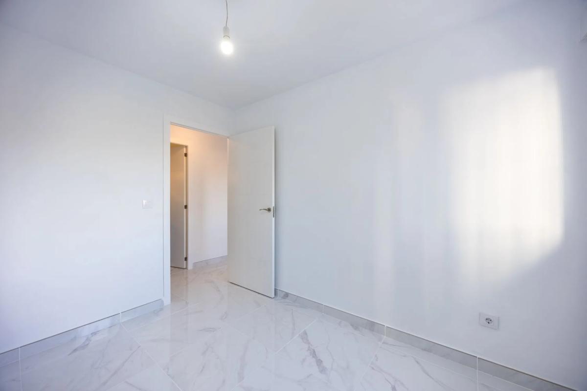 Sale of apartment in Calle Salduba, Marbella
 photo 2