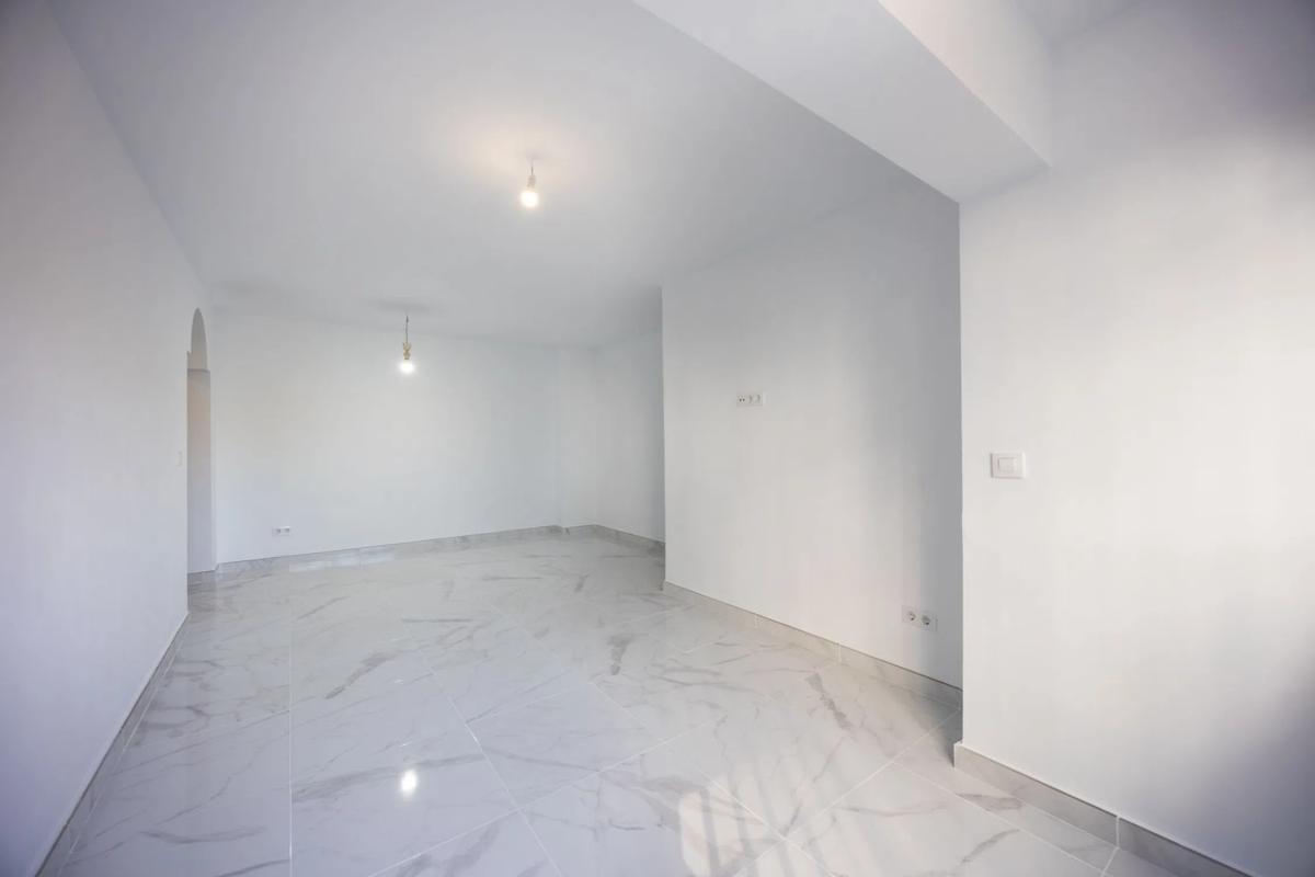 Sale of apartment in Calle Salduba, Marbella
 photo 3