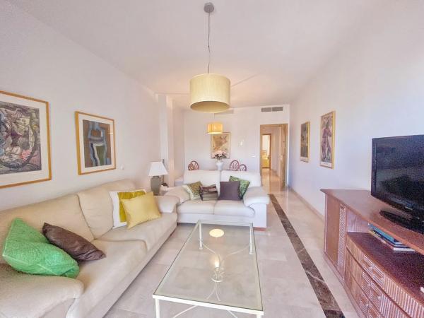 Mieszkanie na sprzedaż w  Barrio Playa Bajadilla-Puertos, Marbella photo 4