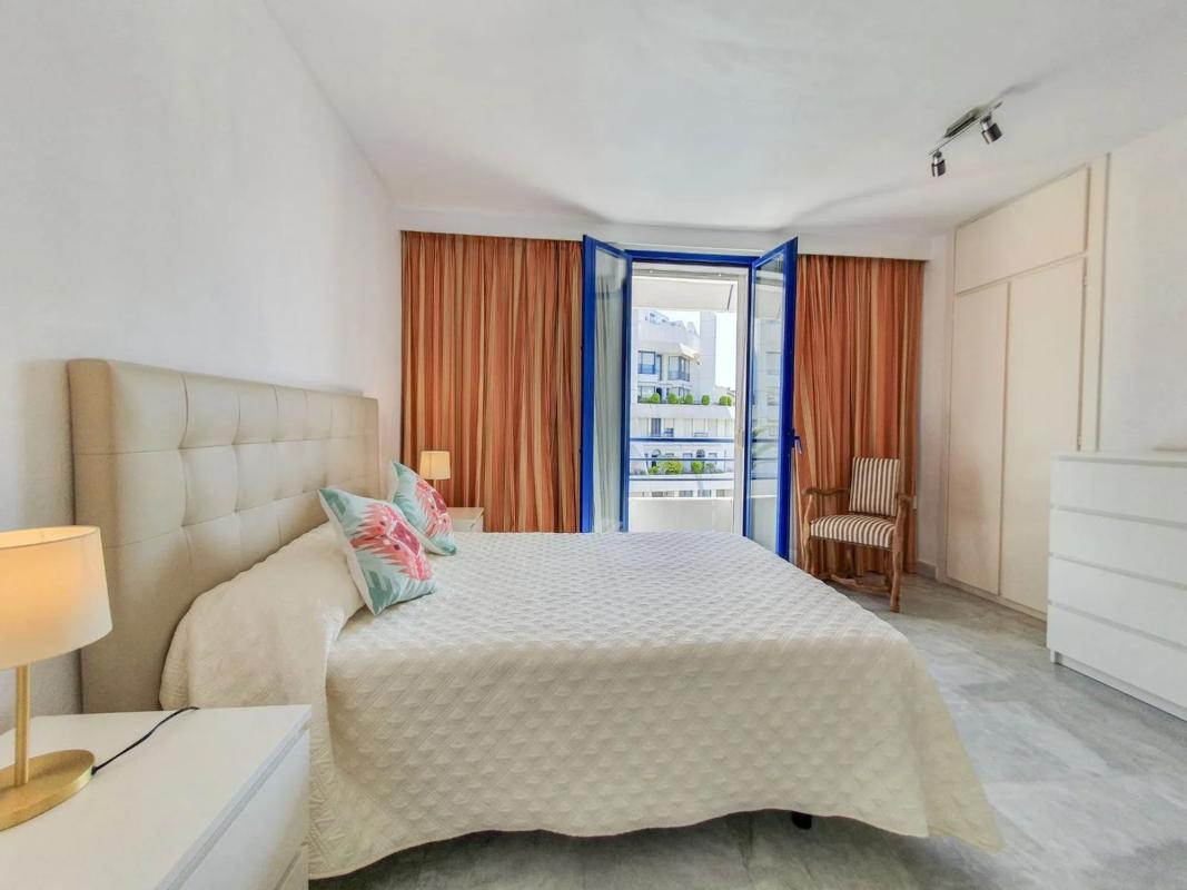 Sprzedaż duplexu w Calle Camilo José Cela, 18, Marbella photo 5