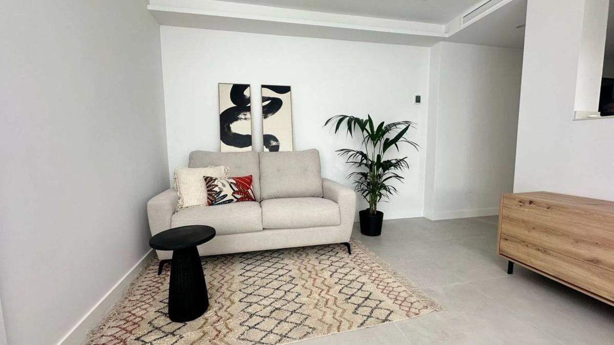 Sale of apartment in Calle CAMILO JOSÉ CELA, 6, Marbella
 photo 2