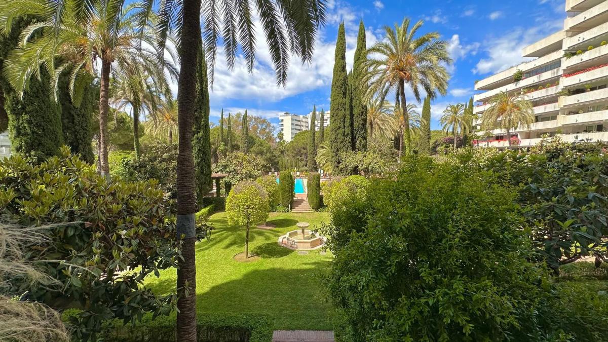 Sale of apartment in Calle Arturo Soria, 1 B, Marbella
photo 1