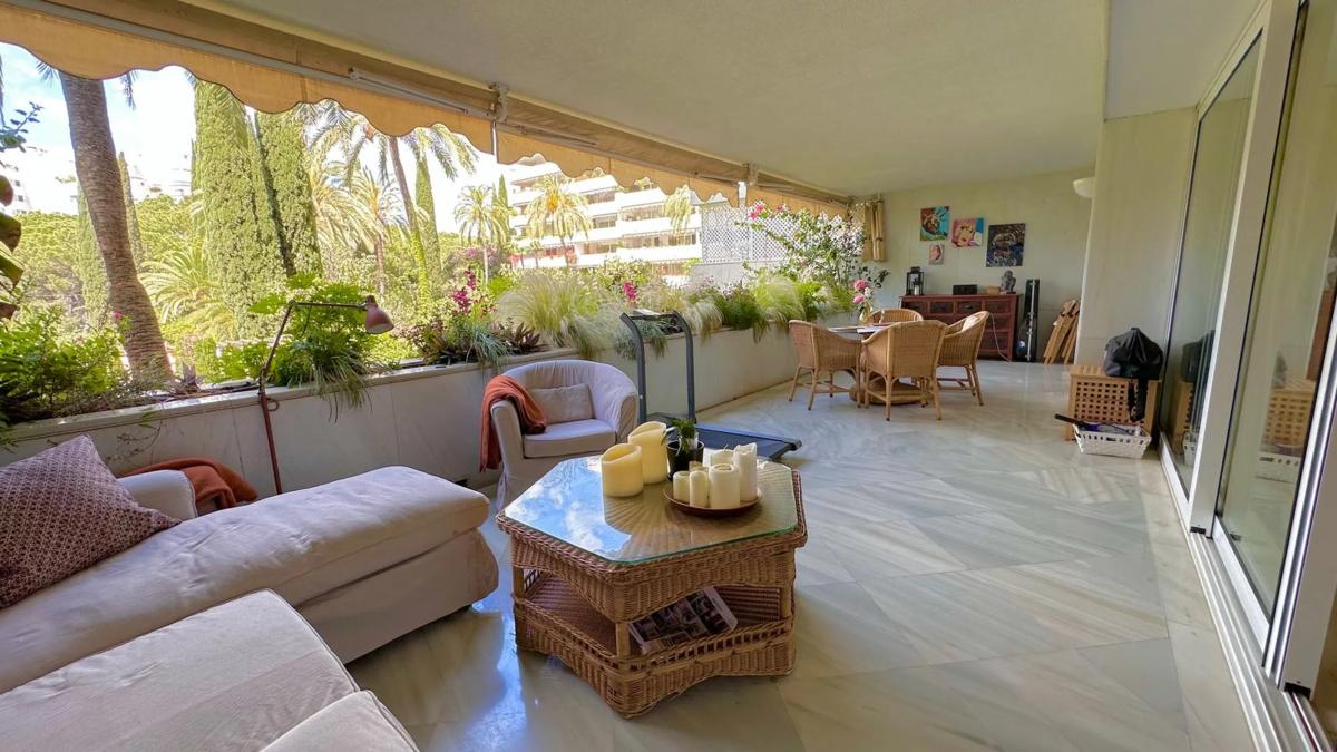 Sale of apartment in Calle Arturo Soria, 1 B, Marbella
photo 2