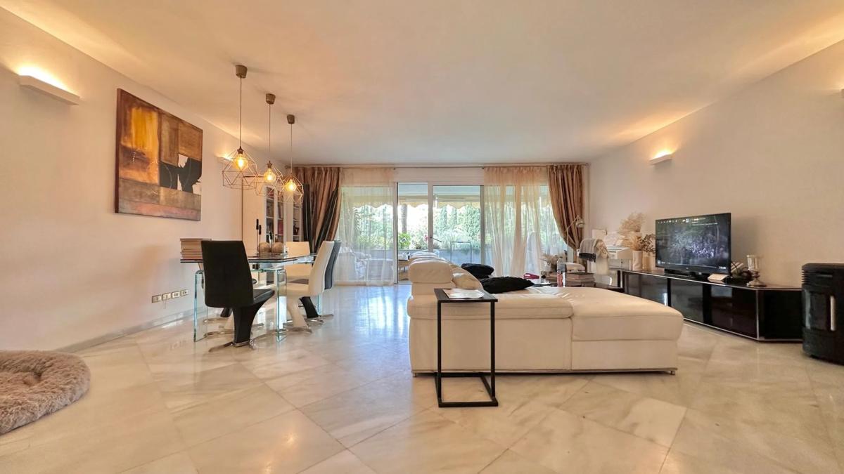Sale of apartment in Calle Arturo Soria, 1 B, Marbella
photo 4