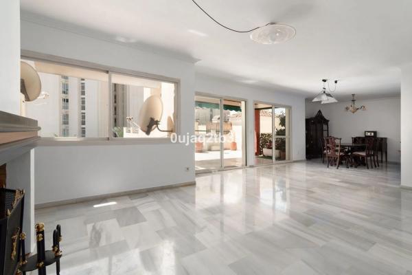 Mansarda na sprzedaż w Calle Jacinto Benavente, Marbella photo 1