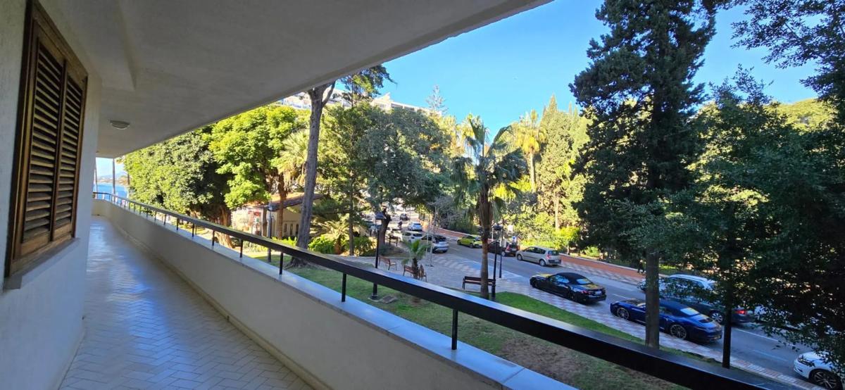 Sale of apartment in AV DUQUE DE AHUMADA, Marbella
 photo 2