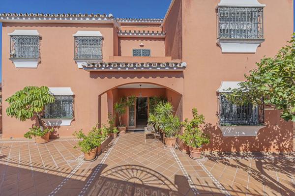 Chalet independiente en venta en Carretera Nacional N-340, Marbella
thumbnail 1