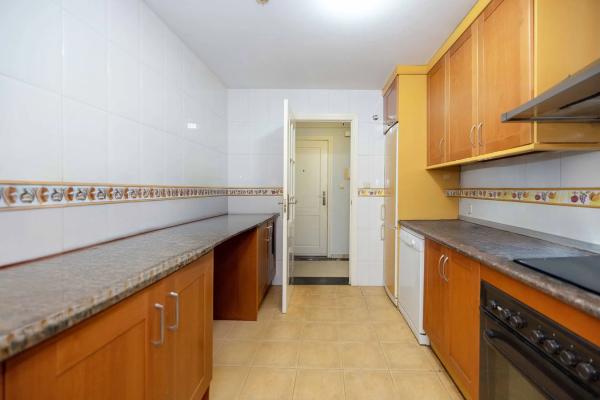 Mieszkanie na sprzedaż w  Barrio Playa Bajadilla-Puertos, Marbella photo 3