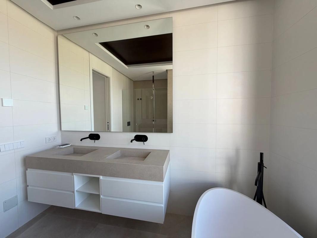 Sale of independent chalet in Calle Vigil de Quiñones, Marbella
photo 3