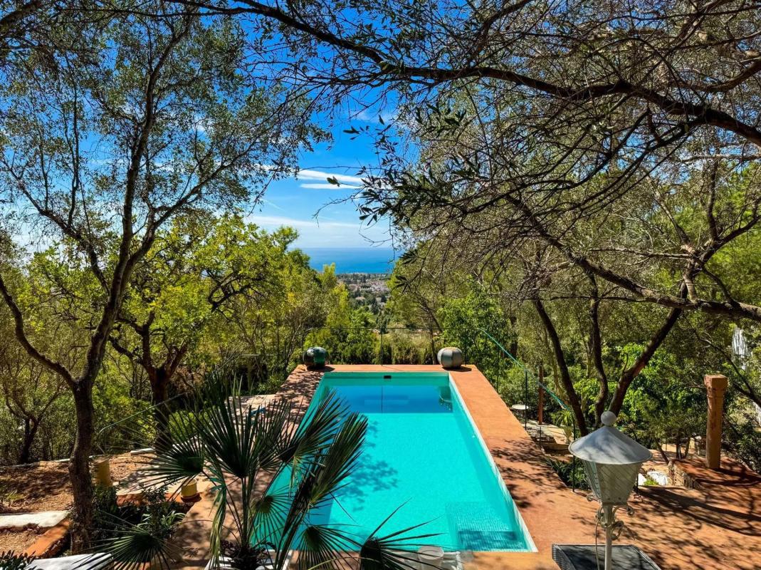 Sprzedaż niezależnego domku jednorodzinnego w Urbanizacion la Montua, Marbella photo 1
