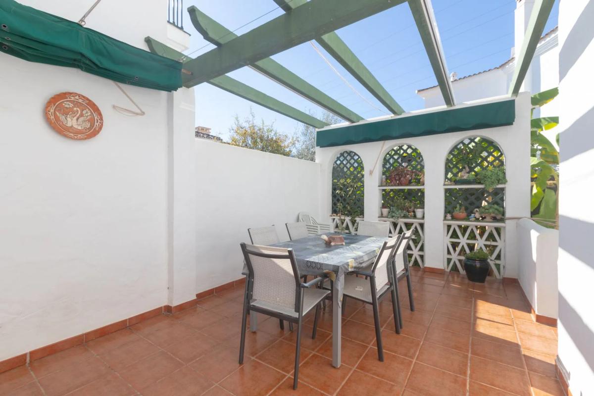 Venta de chalet adosado en  AV CRISTOBAL PARRA-EL MIRADO , Marbella photo 3