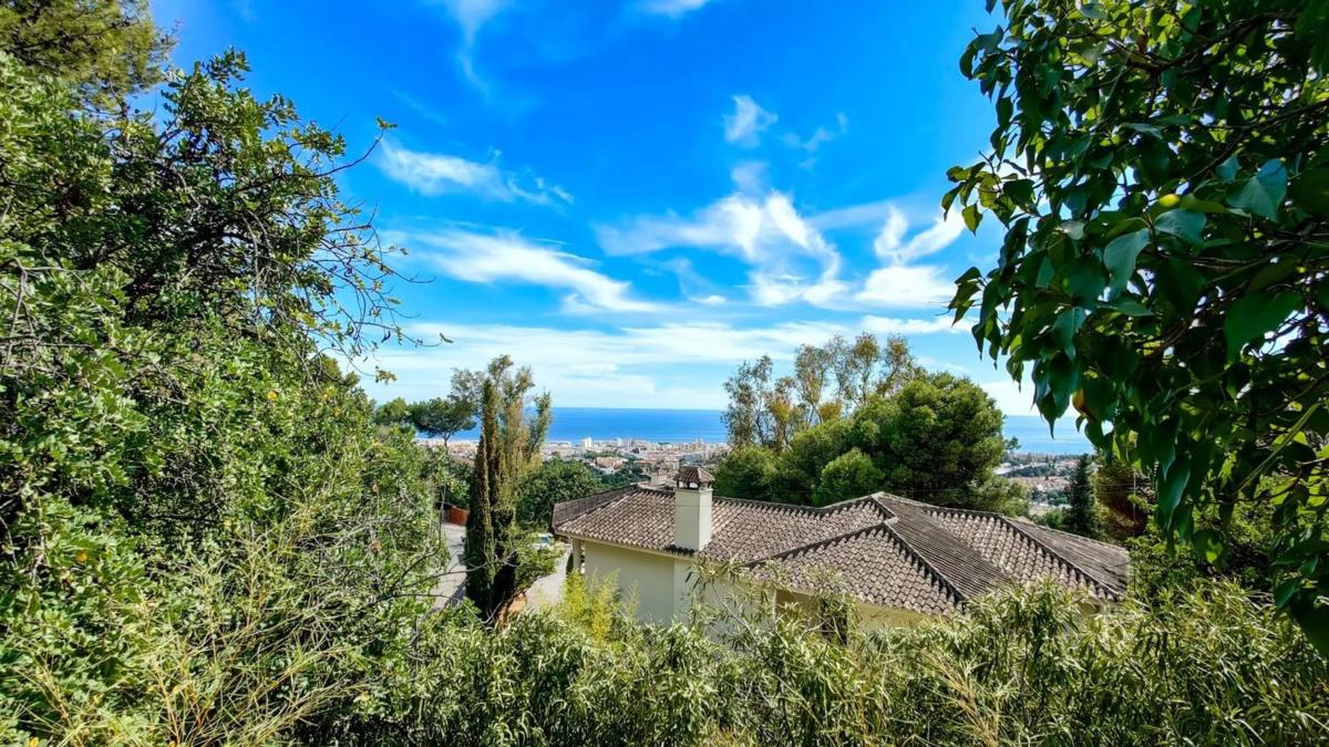 Venta de chalet independiente en Barrio Huerta del Prado-La Montua, Marbella
photo 2