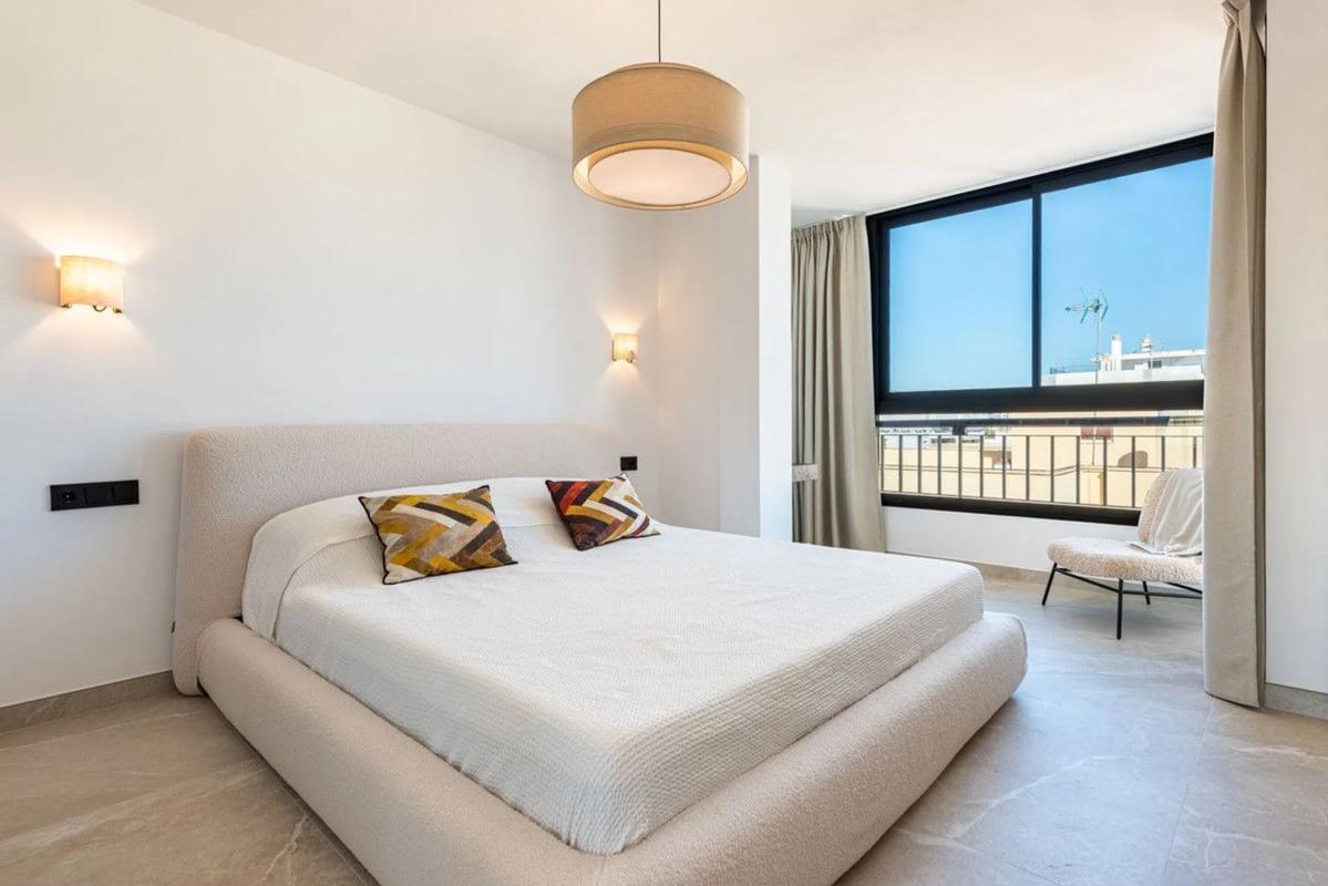 Penthouse sale in  Calle de Ramón Gómez de la Serna, Marbella photo 5