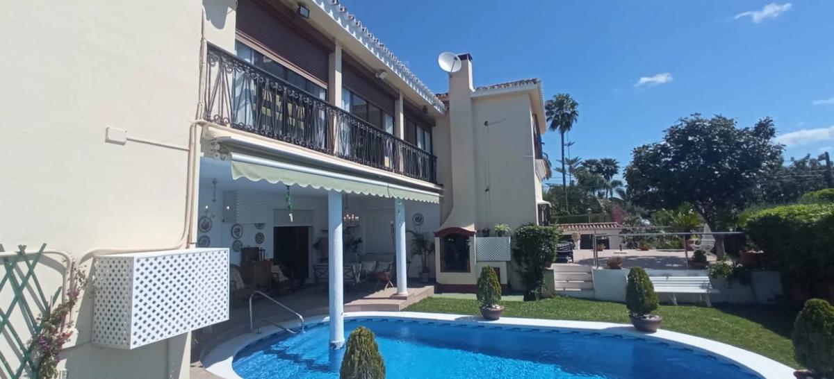Venta de chalet independiente en Paseo DE LAS MAGNOLIAS, Marbella
 photo 2