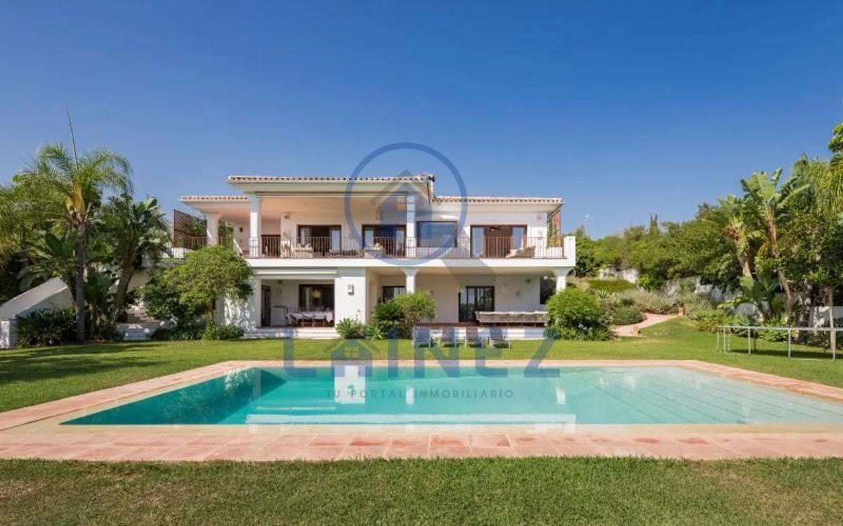 Sale of independent chalet in Barrio Ricardo Soriano, Marbella
photo 1