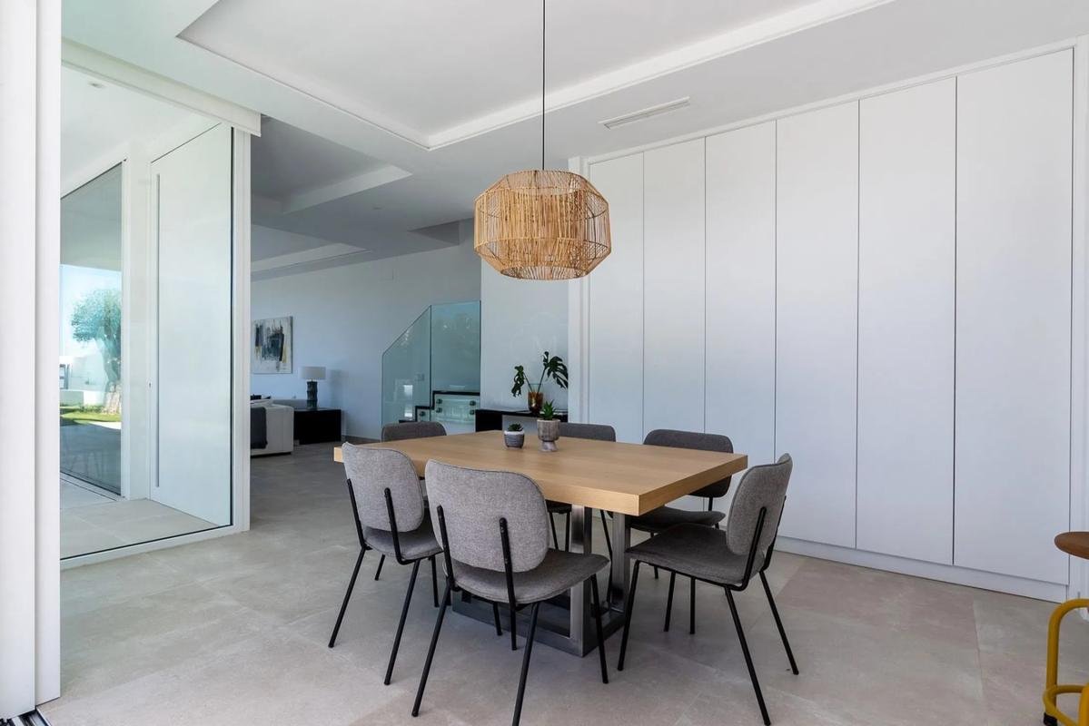 Sale of independent chalet in Barrio Valdeolletas-Las Cancelas-Xarblanca, Marbella
photo 5