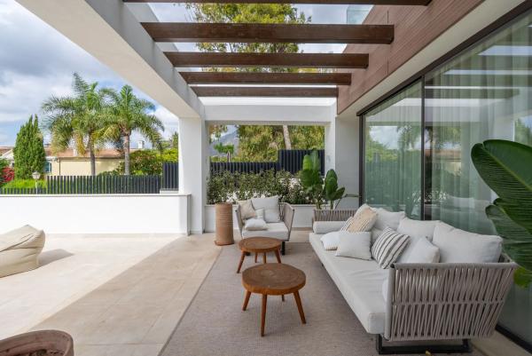 Chalet independiente en venta en Plaza Vigil de Quiñones, Marbella
thumbnail 1