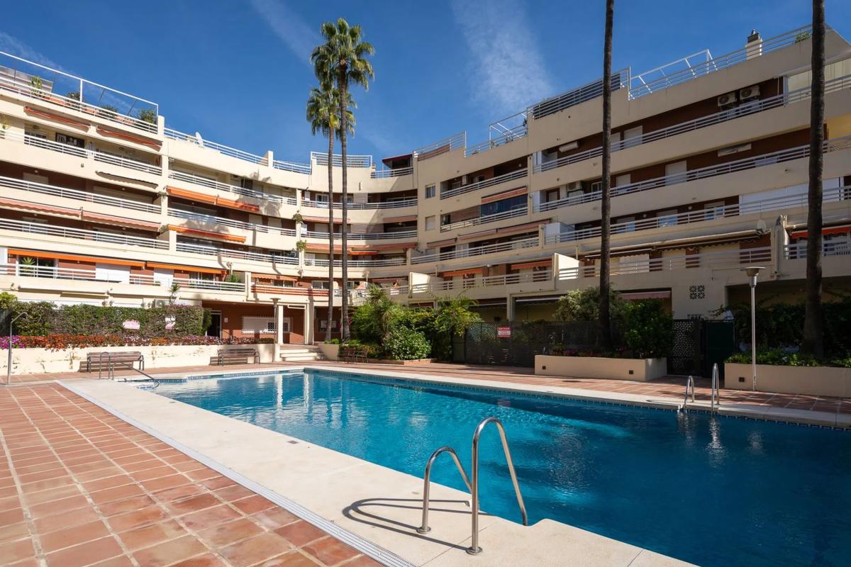 Sprzedaż mieszkania w CL ALONSO BAZAN, Marbella
 photo 5