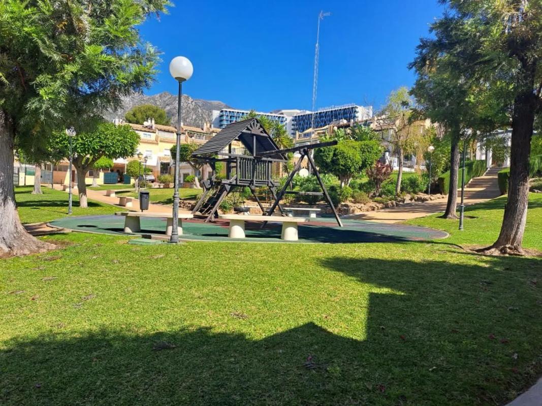 Venta de chalet adosado en Conjunto Residencial el Trapiche , Marbella photo 2