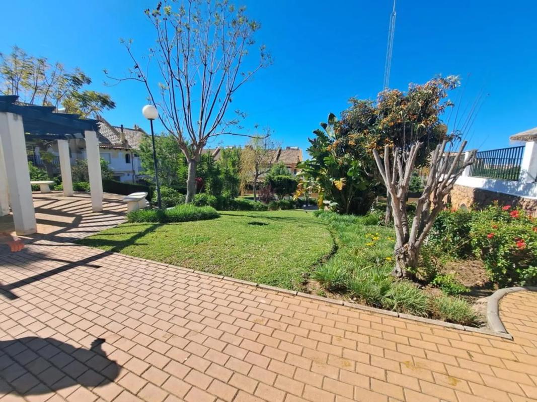 Venta de chalet adosado en Conjunto Residencial el Trapiche , Marbella photo 4