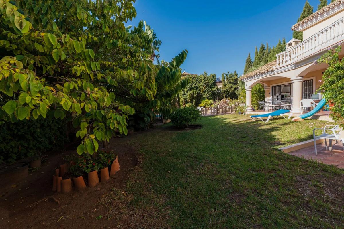 Sale of independent chalet in Calle la Pimienta, Marbella
photo 5