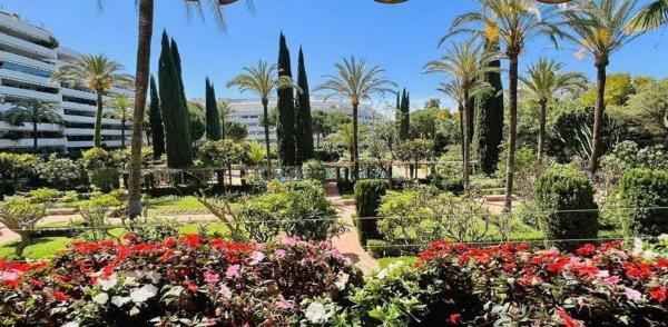 Mieszkanie na sprzedaż w Calle Arturo Rubinstein, 6, Marbella photo 1