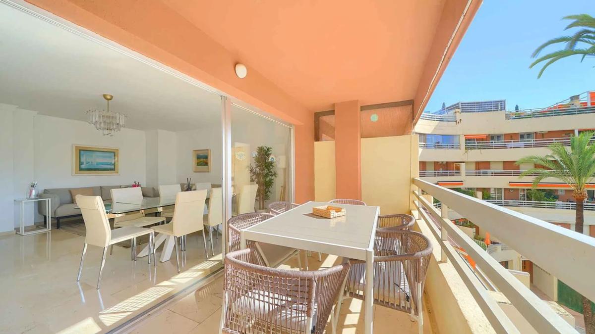Sprzedaż mieszkania w Calle Alonso de Bazán, 17, Marbella
photo 1