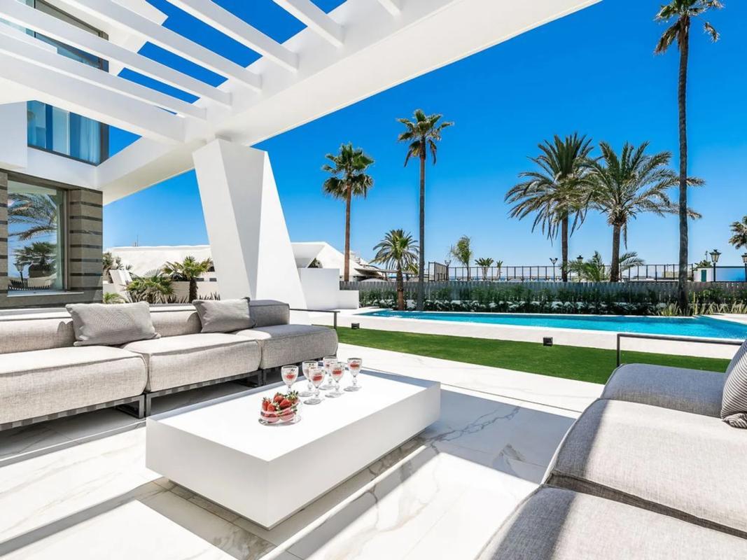 Sale of independent chalet in Los Monteros, 1, Marbella
 photo 3