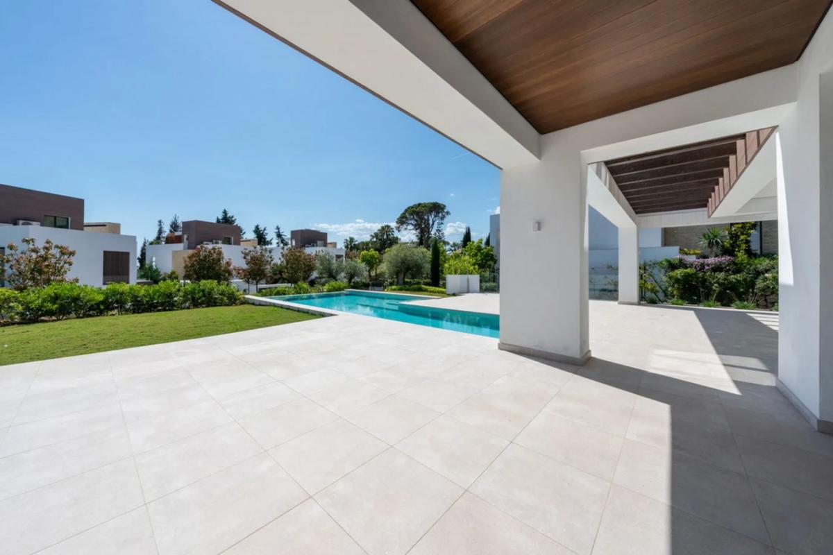 Sprzedaż niezależnego domku jednorodzinnego w Calle Vigil de Quiñones, Marbella photo 3