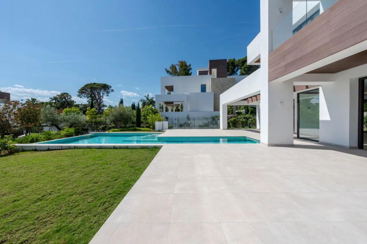 Sprzedaż niezależnego domku jednorodzinnego w Calle Vigil de Quiñones, Marbella photo 4