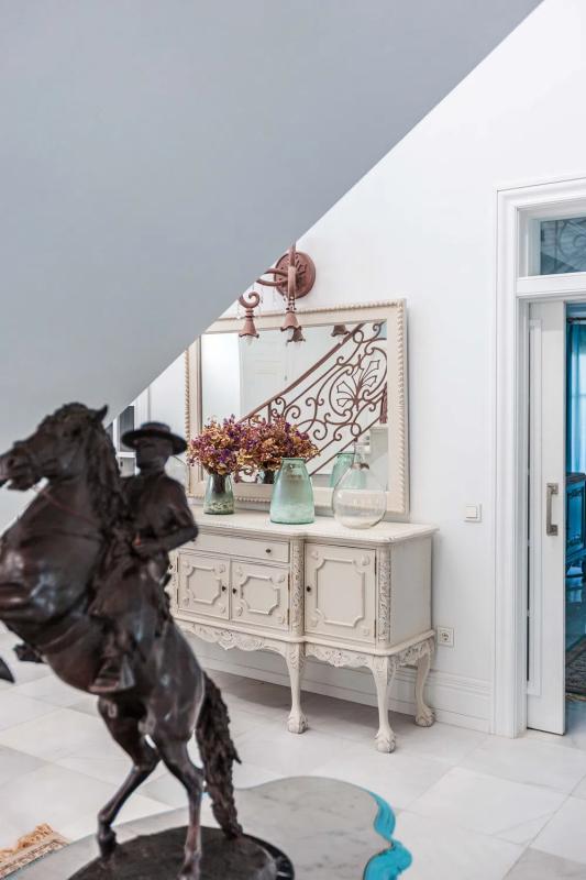 Sale of independent chalet in AV PABLO RUIZ PICASSO-HTA BE, Marbella
photo 1