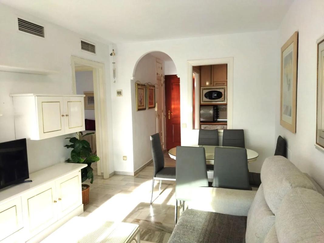 Sale of apartment in Calle Camilo José Cela, 12, Marbella
 photo 3