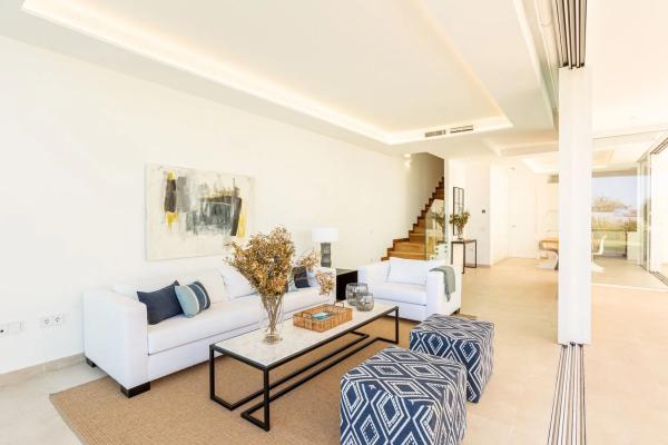 Chalet independiente en venta en Urbanizacion Valdeolletas, 14, Marbella
thumbnail 1
