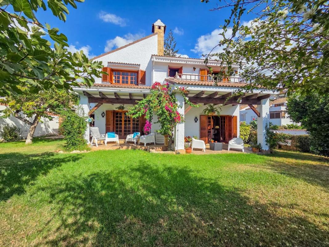 Sprzedaż niezależnego domku jednorodzinnego w Avenida José María Gironella, Marbella photo 1